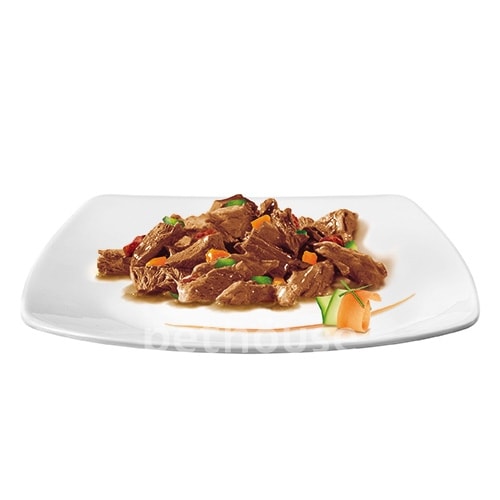 Gourmet A La Carte Кусочки с говядиной, морковью, томатами и кабачками в подливке