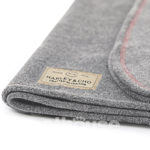 Harley and Cho Флисовый плед для кошек и собак Tysha Gray Harley and Cho Флисовый плед для кошек и собак Tysha Gray