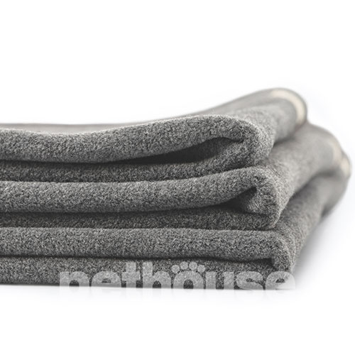 Harley and Cho Флисовый плед для кошек и собак Tysha Gray Harley and Cho Флисовый плед для кошек и собак Tysha Gray