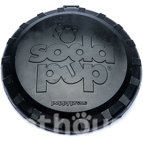 SodaPup Magnum Bottle Top Flyer Летающая тарелка для собак, черная